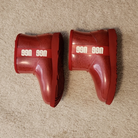 UGG girl's clear classic red mini boots - Picture 3 of 13
